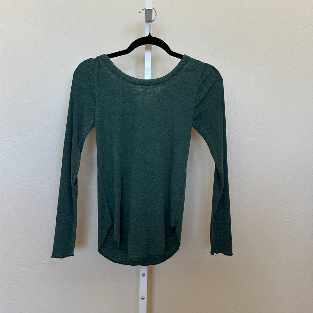 NWT Chaser XS Green Long Sleeve Top with Criss cross back